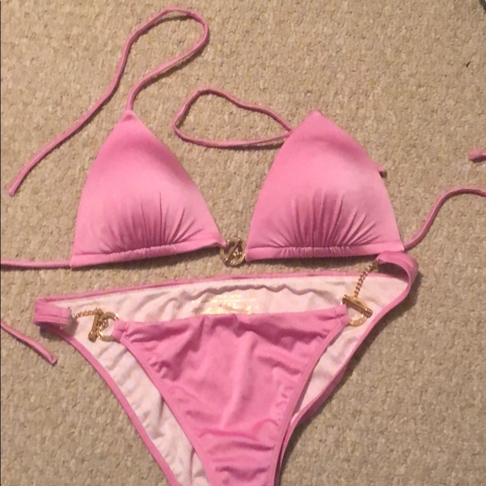 Victoria’s Secret bikini